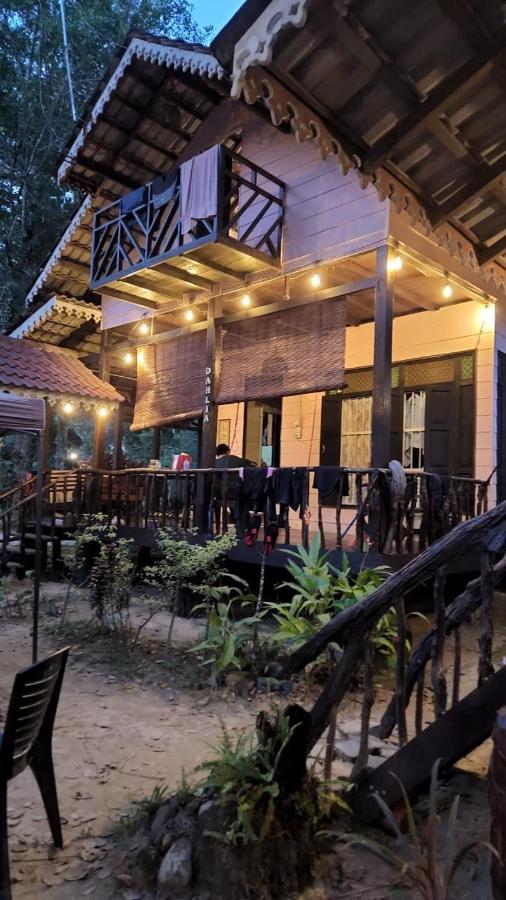 קולים Rustic Chalet - Dahlia N Mawar At Sedim Vista מראה חיצוני תמונה